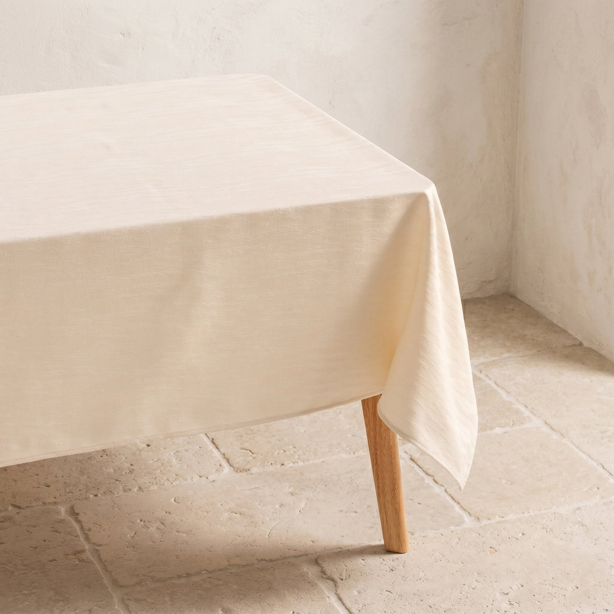 Nappe jacquard anti-taches à lignes en relief — Turia