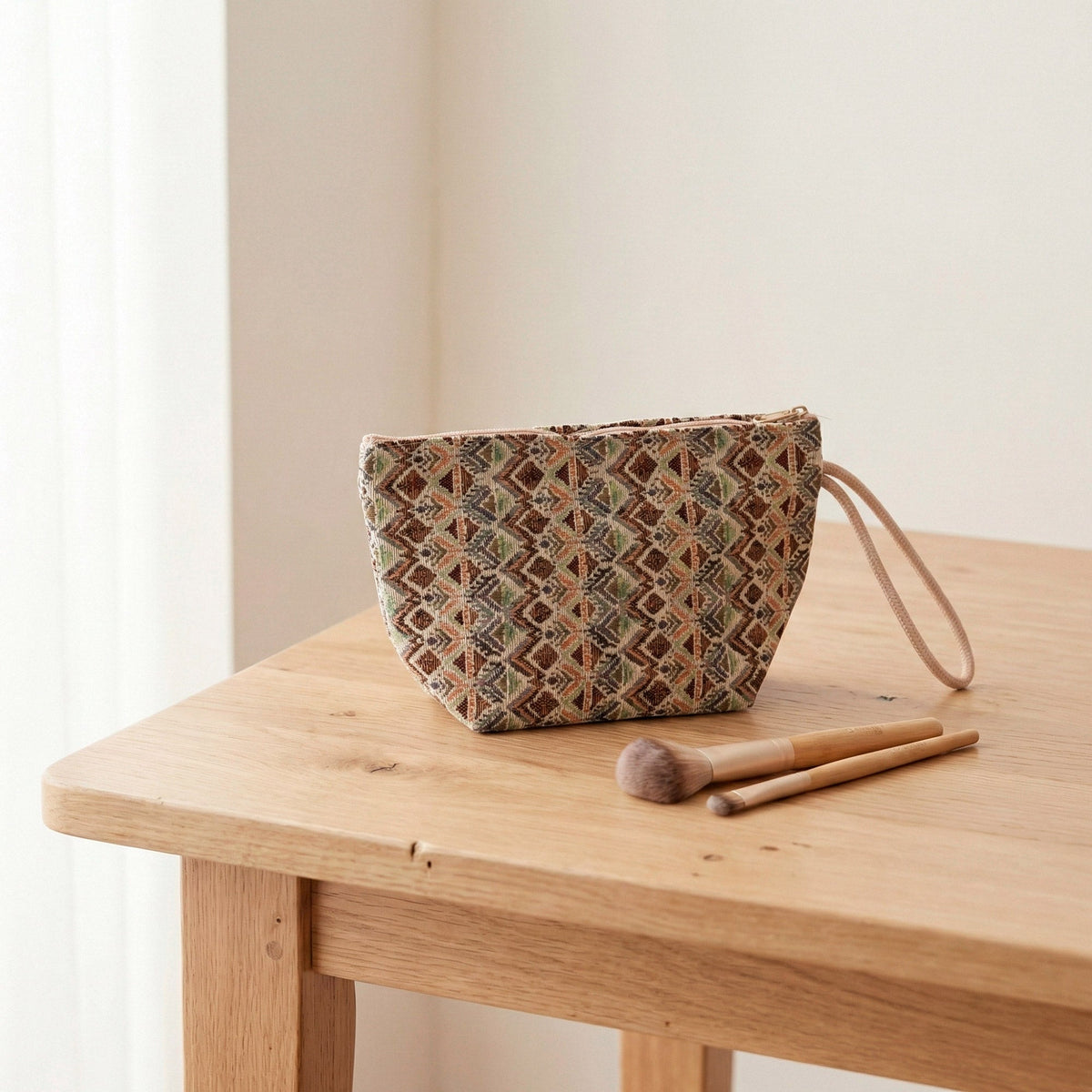 Trousse de toilette en jacquard multicolore — Vola